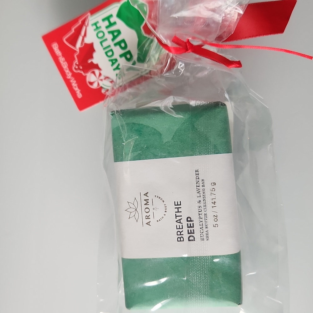 NWT Bath & Body Works Breathe Deep Shea Butter Cleansing Bar 5 Oz